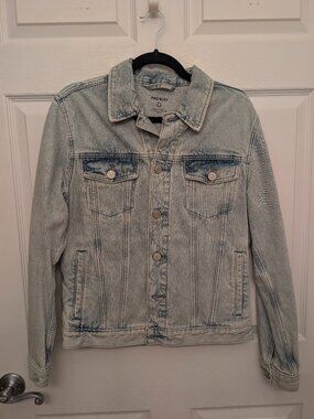 Light Wash Distressed Denim PacSun Jean Jacket (Mens S)